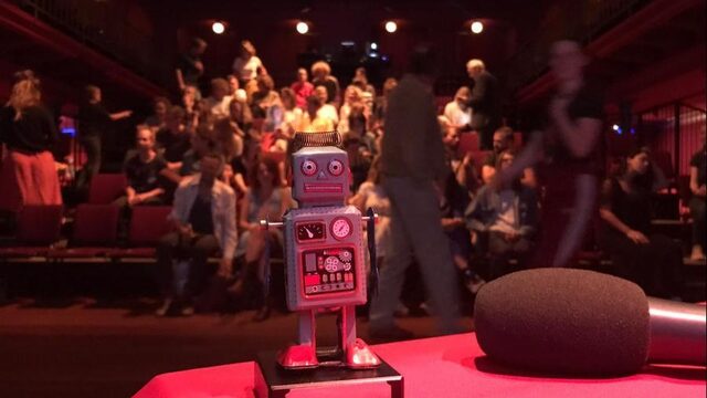 Koortje tegen eenzaamheid wint NTR Podcastprijs