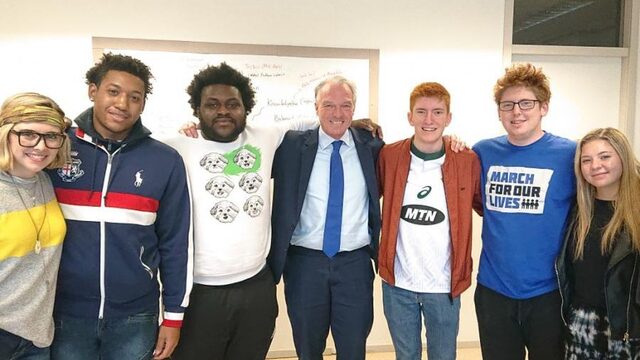 Jongeren van March For Our Lives krijgen Kindervredesprijs 2018 en bezoeken Nederland