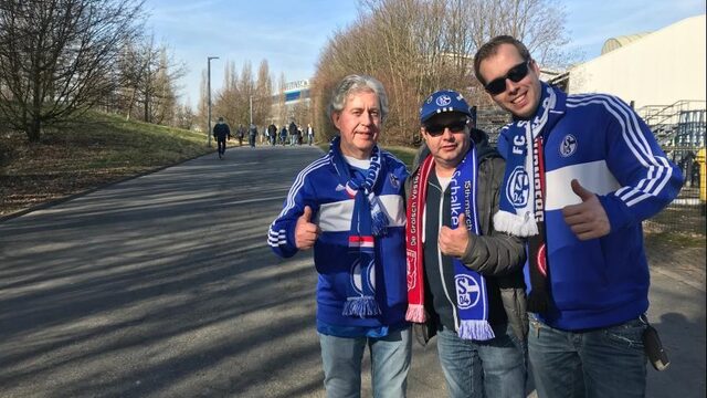 Nederlandse fans in Gelsenkirchen: 'Schalke 04 is een religie'