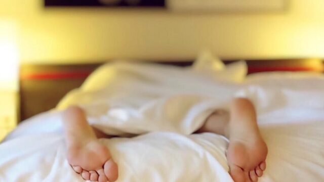 Bijslapen in het weekend helpt niet tegen gevaren slaaptekort