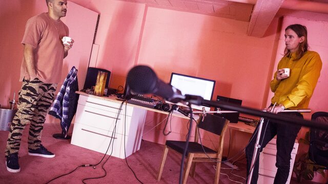 Pssst... Ken je de podcast Yous & Yay: New Emotions al?