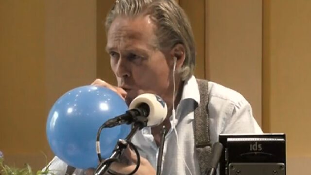 Jort Kelder doet live 'een ballonnetje'