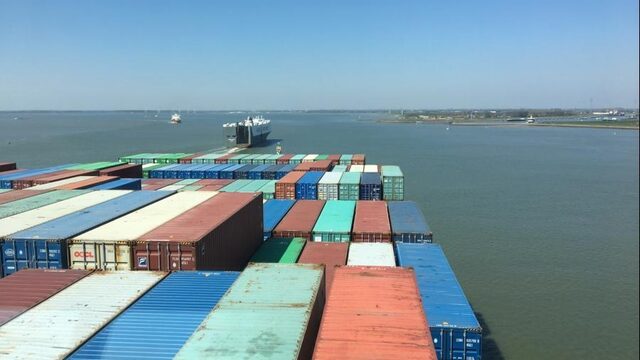 Nucleair vervoer over de steeds drukkere Westerschelde