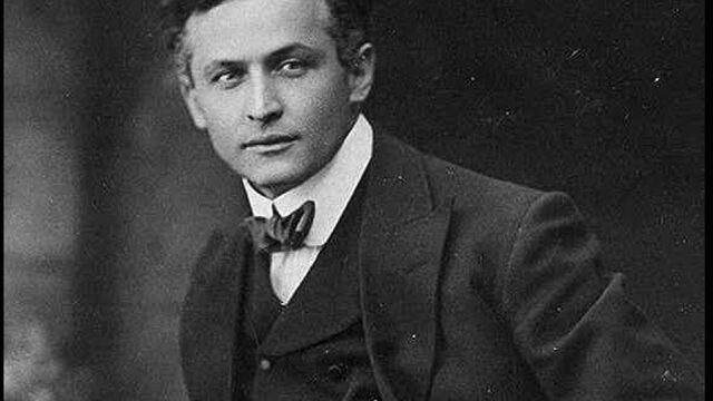 Houdini-act loopt fataal af voor illusionist, en dat is niet voor het eerst