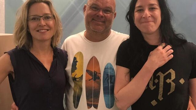 Paul de Leeuw: 'Met meisjes had ik verkering maar stiekem zoende ik 's avonds laat met jongens'