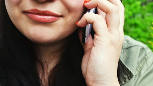 Jongeren worden telefonisch de feestdagen doorgeholpen: 'Een halfuur bellen kan al verschil maken'