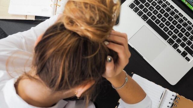 Pesten op de werkvloer: 'Er werd geroddeld en verteld dat ik stonk'