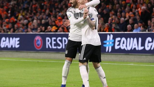 Nederlands Elftal in laatste minuut verslagen door Duitsers