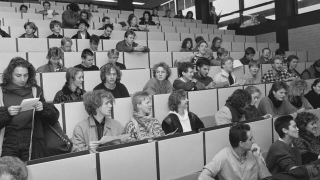 Te vaak, te veel Engels op de universiteit