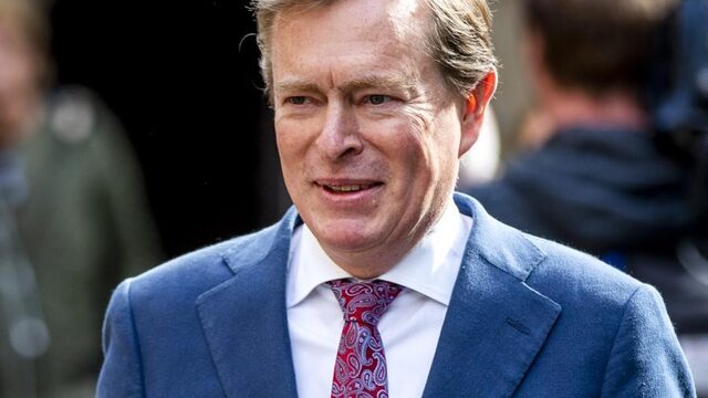 Minister Bruins: 'Beeldbellen gaat een grote vlucht nemen'