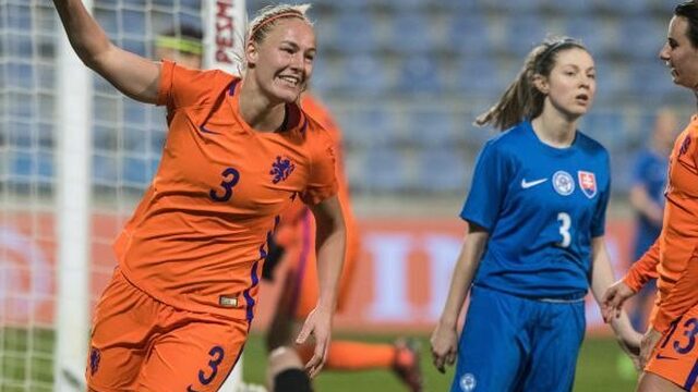 Oranje Leeuwinnen winnen overtuigend van Slowakije