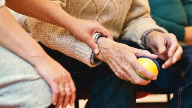 Een week in het verpleeghuis: 'Er zijn verzorgenden die dit nooit meer vergeten'