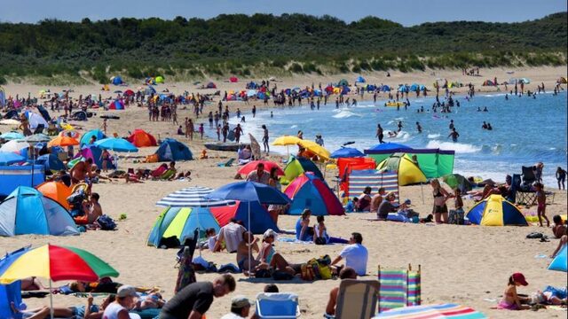 FNV: 'Te warm? Leg je werk neer'