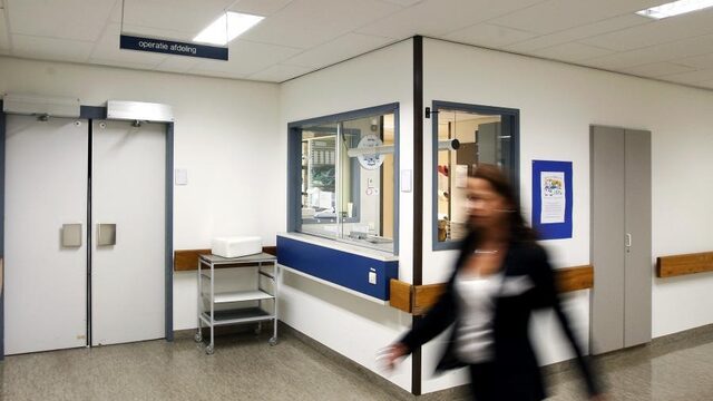 Podcast De Dag: hoe zijn ziekenhuizen zo in de problemen geraakt?