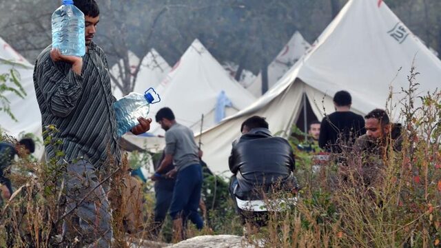 'Beschimmelde en lekke tenten in Bosnisch migrantenkamp'