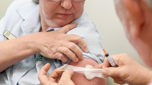 Huisarts over vaccinatiebeleid: 'Ik heb ook niet overal antwoord op'