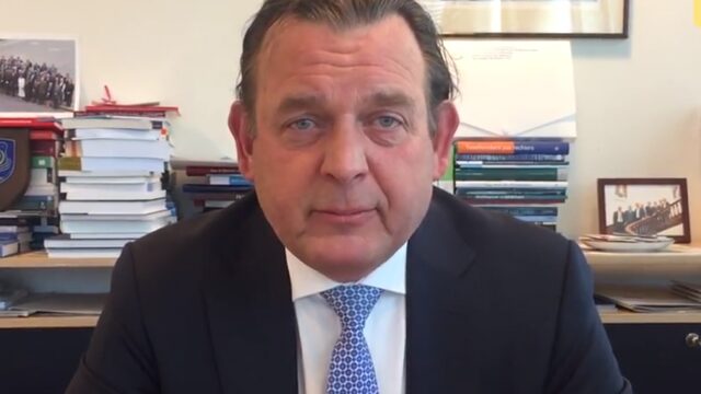 Ombudsman: 'Kabinet, ga met bus het land in om met burgers te praten'