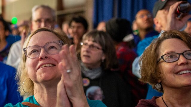 Vertraging en onduidelijkheid bij traditionele eerste voorverkiezing Iowa
