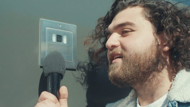 Arda belt aan: intercom interviews in tijden van corona