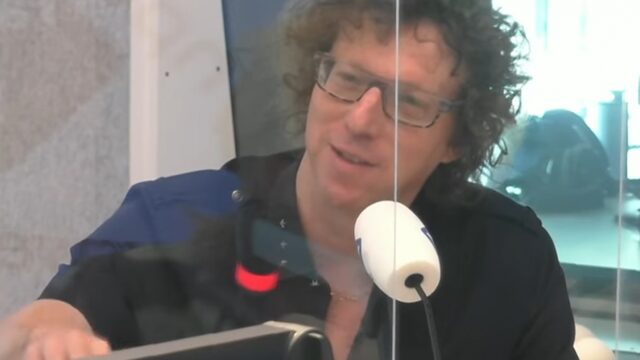 Veel antisemitische reacties richting Arnon Grunberg na 4 mei-lezing