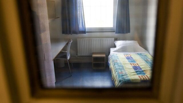 Stand.nl: Kinderen horen niet in een cel