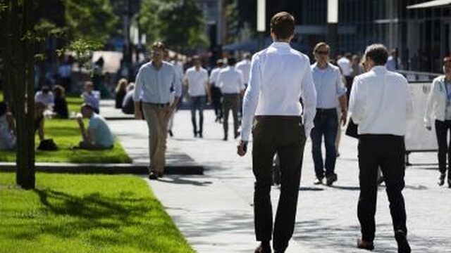 'Pak Russische oligarchen aan in Nederland'