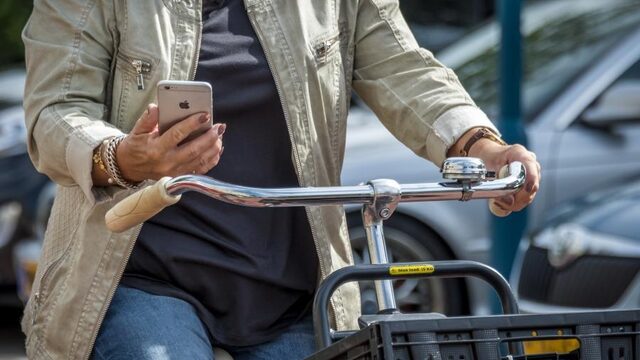 Niet meer appen op de fiets vanaf 1 juli volgend jaar