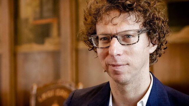 Arnon Grunberg verliest zijn waardigheid in het circus