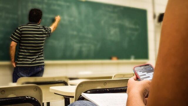 Stand.nl: Er is te weinig respect voor leraren