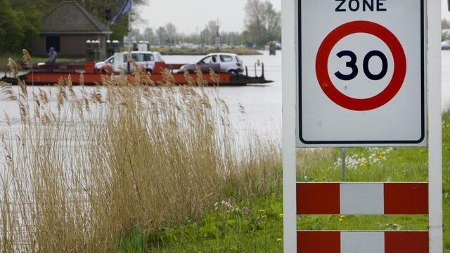 Stand.nl: De maximumsnelheid binnen de bebouwde kom moet naar 30 km per uur