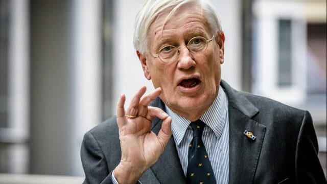 Oproep Hans Wiegel aan VVD: 'Stop met water bij de wijn'