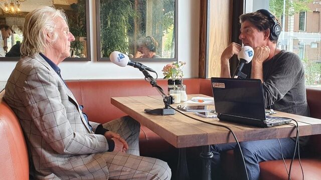 Freek de Jonge: 'Youp van 't Hek gaf mijn vrouw corona'