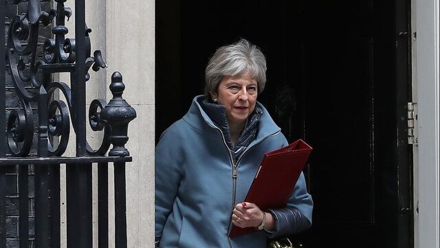 Dreigt er een paleisrevolutie? Theresa May spreekt Lagerhuis toe