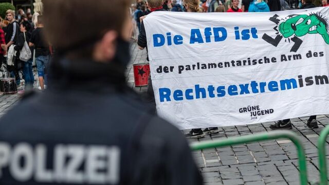 Waarom Duitsland de rechts-nationalistische partij AfD wil afluisteren