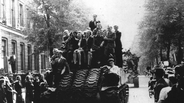 'Moffenmeiden': slachtoffers of profiteurs?