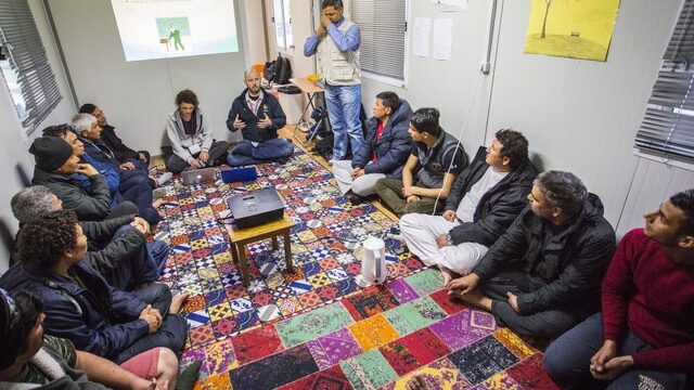 Artsen waarschuwen: evacueer vluchtelingen om corona-catastrofe te voorkomen