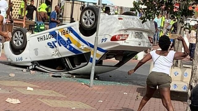 Betogers Curaçao eisen vertrek premier en bestormen regeringscentrum