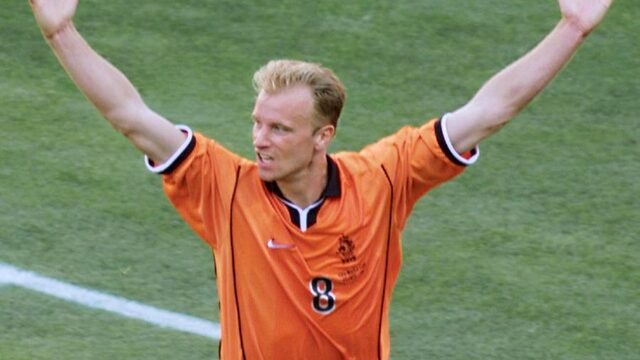 Legendarische 'Dennis Bergkamp' commentaar Jack van Gelder: hoe klinkt dat anno 2020?