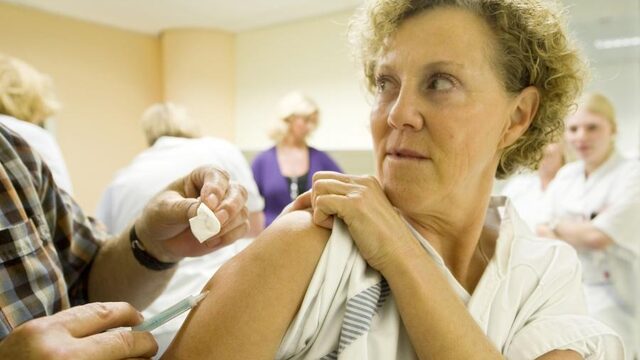 Personeel ziekenhuizen haalt veel vaker griepprik