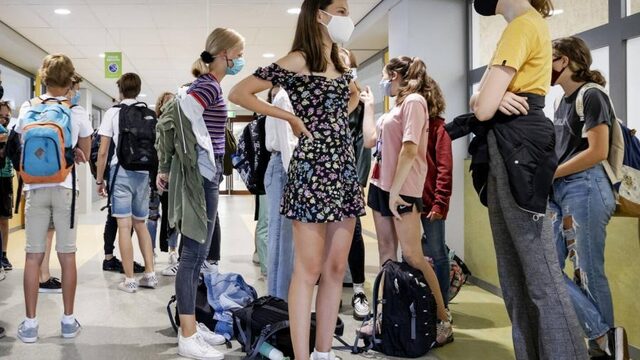 Mondkapjeskwestie verdeelt scholen, zorgen over gezondheidsrisico's blijven