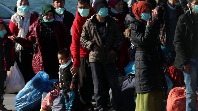 Te veel mensen en geen medische voorzieningen op Lesbos: 'Als het coronavirus uitbreekt is dit een regelrechte ramp'