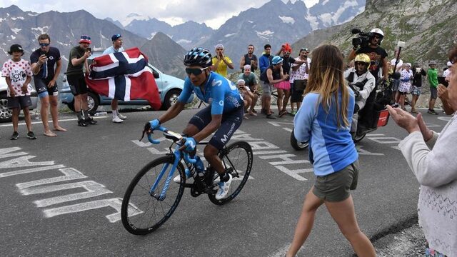 Kruijswijk zakt naar vierde plaats in Tour, Bernal wint tijd