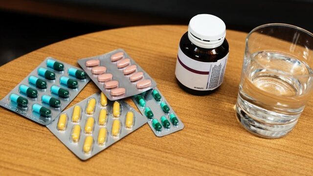 Online medicijnen bestellen? 'Geneesmiddelen zijn net zo gevaarlijk als drugs'