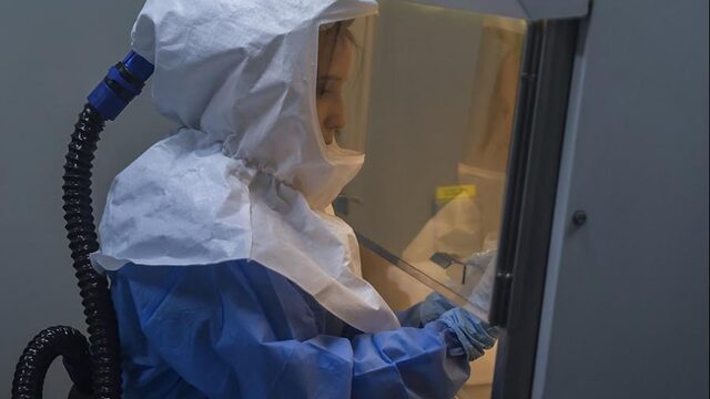 Podcast De Dag: Wat we nu weten over het coronavirus (deel 1 en 2)