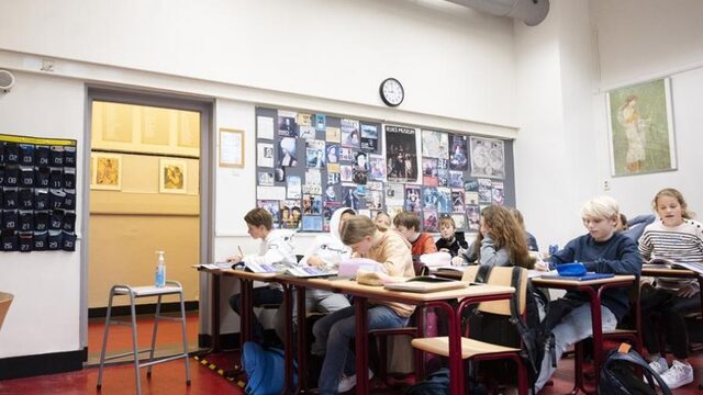 Stand.nl: 'Het is belangrijk dat de moord op Paty ook hier op school wordt besproken'
