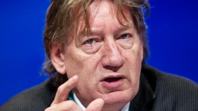 Rob de Wijk is tegen politieke spelletjes bij aanpak corona: 'Kamer moet in crisis achter de leider gaan staan'