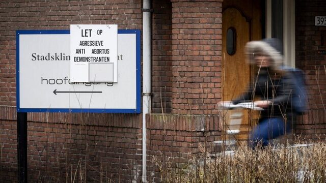 Wat is de impact van de vijf dagen bedenktijd op de beslissing voor abortus?