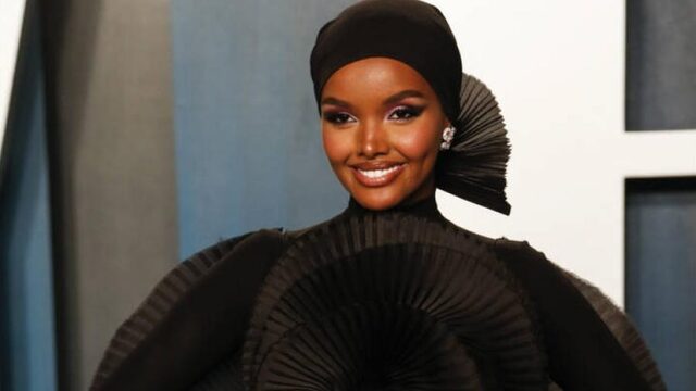 Eerste model met een hoofddoek stopt ermee