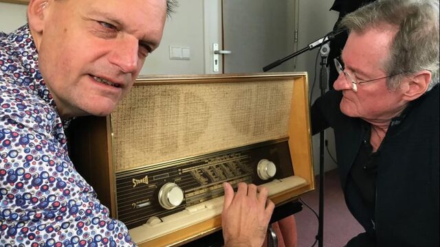 Radiopraatjes om het volk te stichten