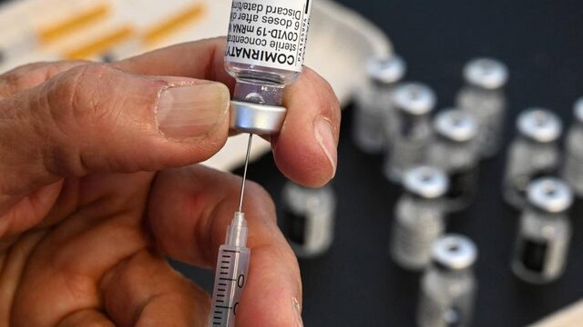 Opvoering van Pfizer-vaccins: 'vul stop van AstraZeneca-vaccin aan'